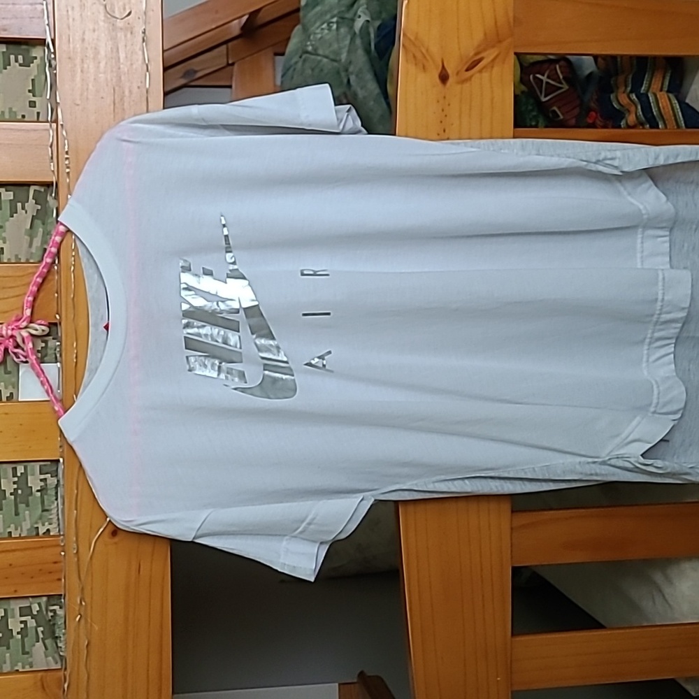 Nike Women's Short-sleeved Reflective T-shirt size M
